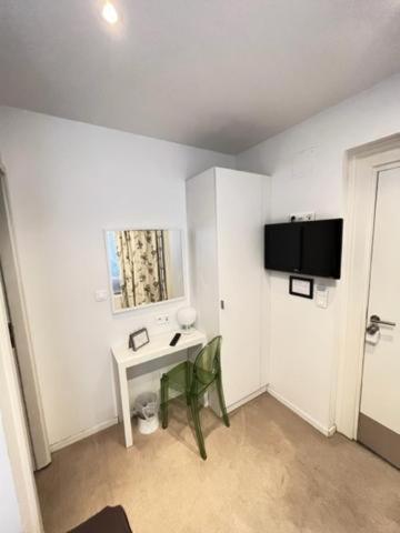 Capsulehotel Olit Cathedrale *