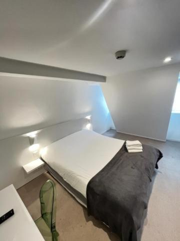 Capsulehotel Olit Cathedrale *