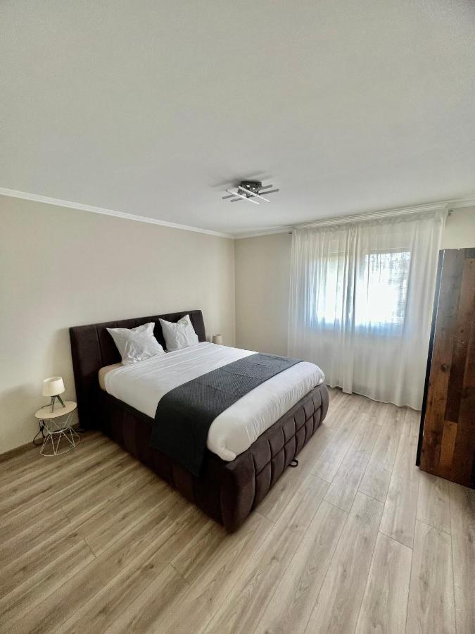 A 10 Min Du Centre De Netflix Apartment