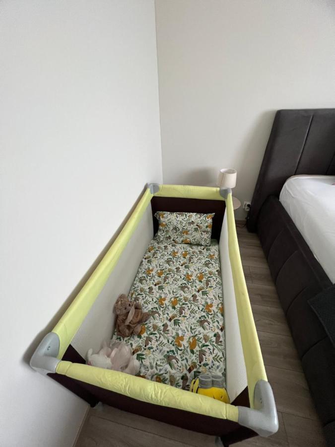 A 10 Min Du Centre De Netflix Apartment