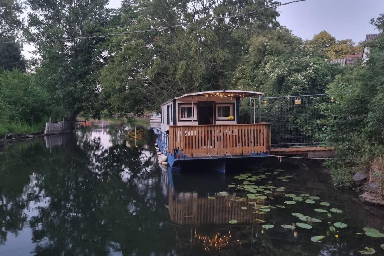 Au Fils De L'eau Bateau-hôtel *