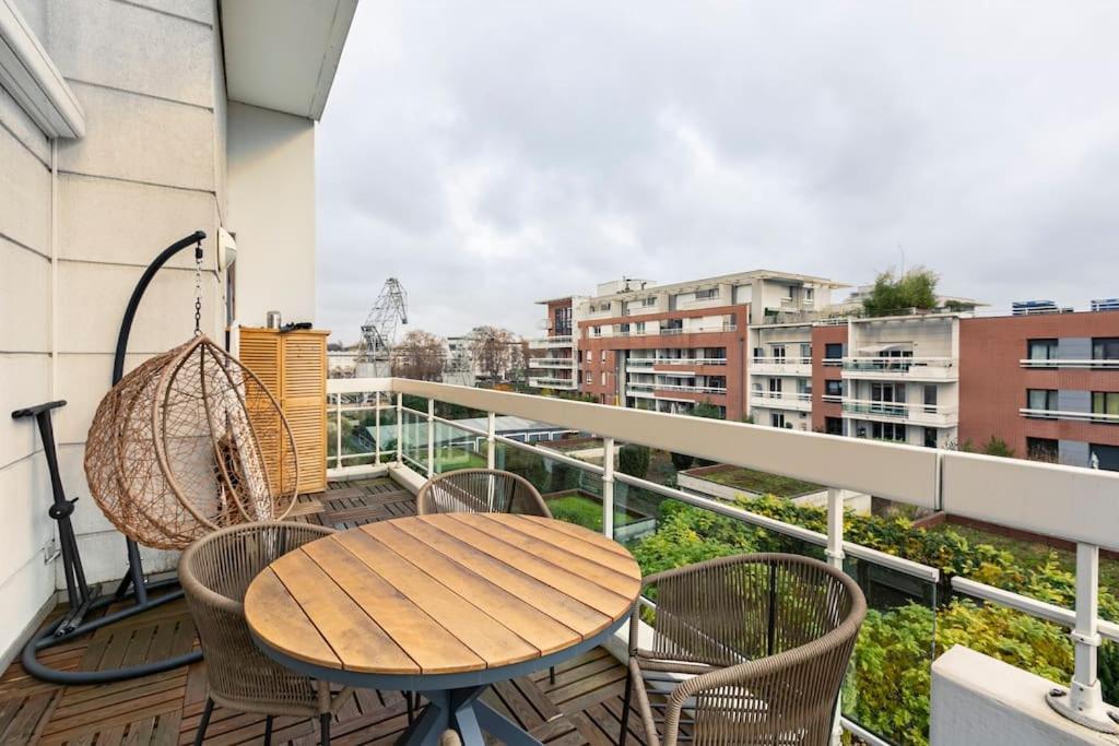 Climatise 3 Etoiles T3 Chic A Avec Billard Et Terrasse Appartement