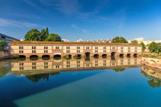 Chez Sandrine, Mon Elegant + Parking