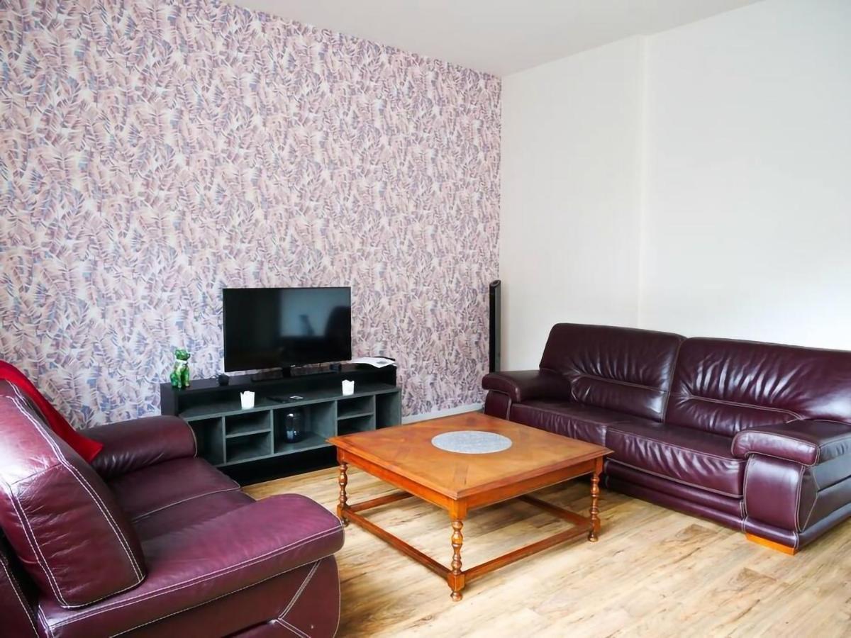 Apartment Parenthese A *