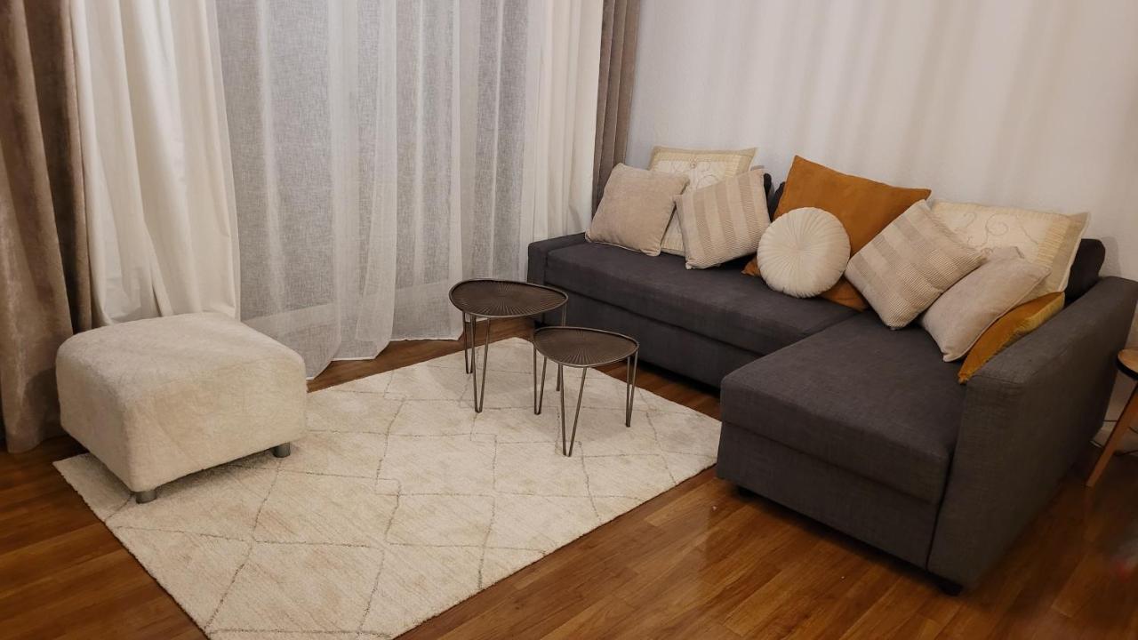 Appartement 2p Lumineux Au Coeur De *