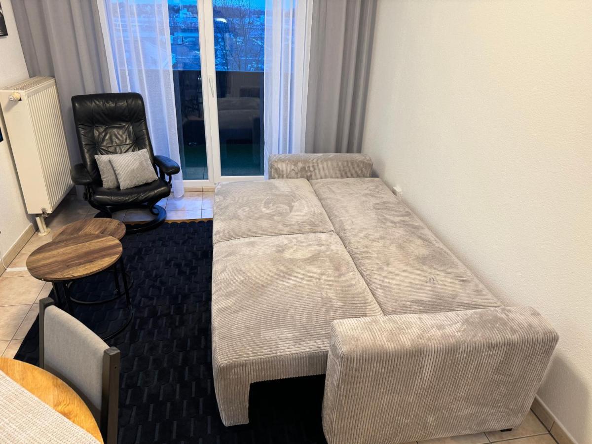 Calme Avec Balcon, A 4km Du Centre, Parking, Wi-fi, Netflix Gratuit *