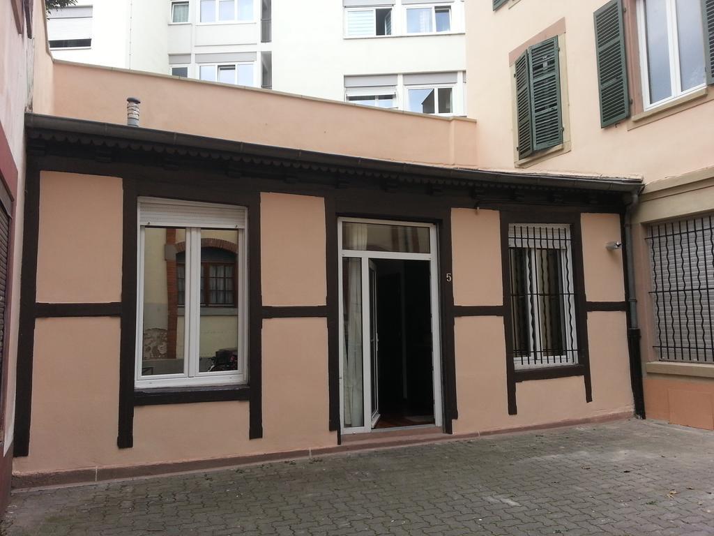 Appartement Charmant Studio A *