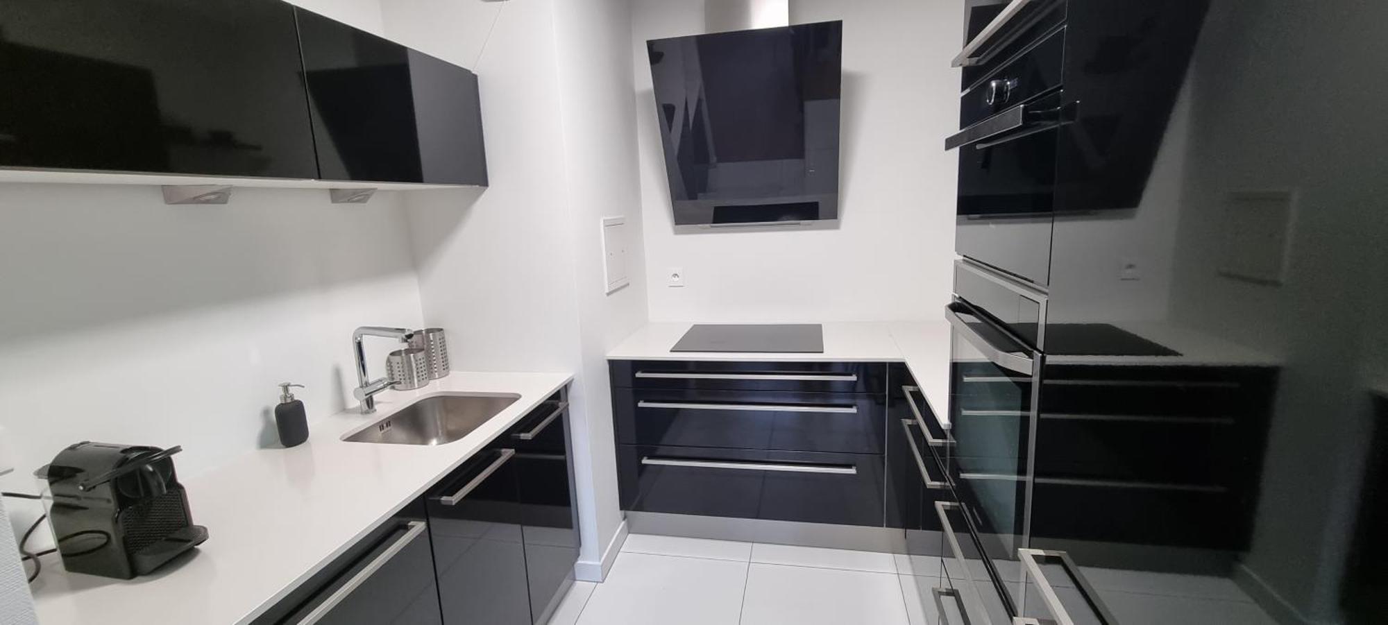 Bel Appartement Contemporain Avec Terrasse Climatisation Et Parking Payant En Option