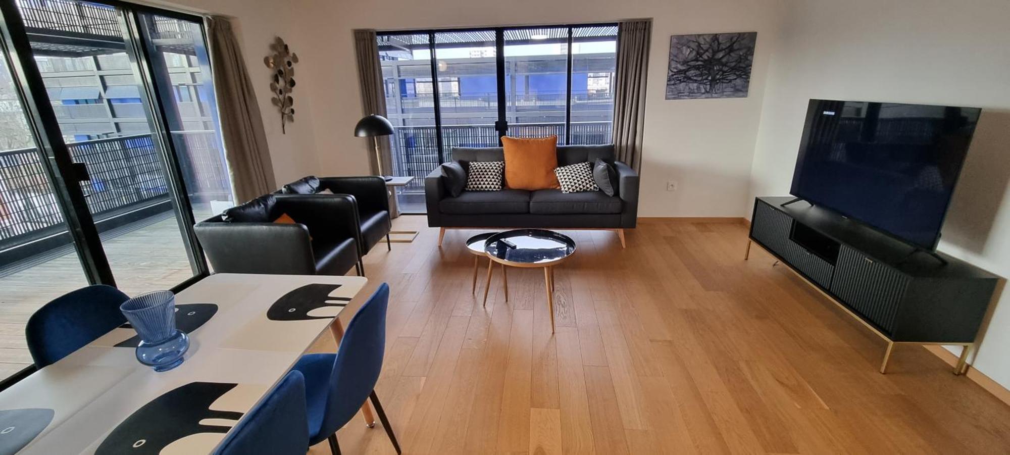 Bel Appartement Contemporain Avec Terrasse Climatisation Et Parking Payant En Option *