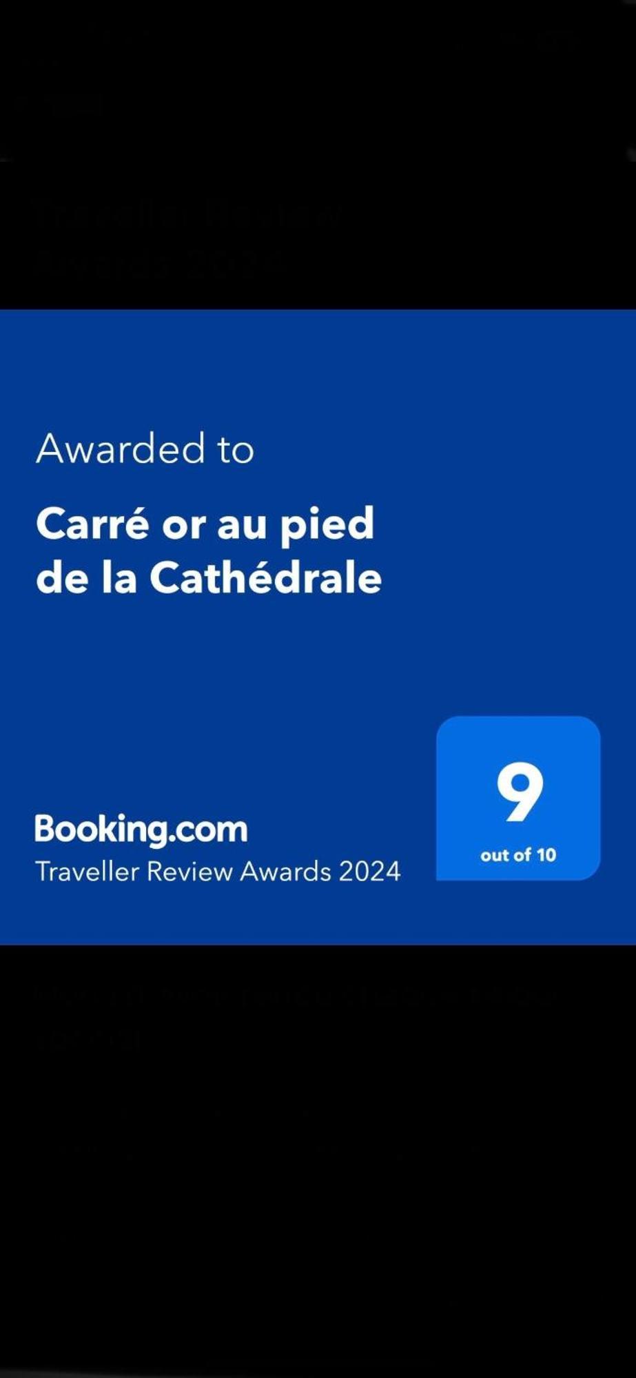 Carre Or Au Pied De La Cathedrale *