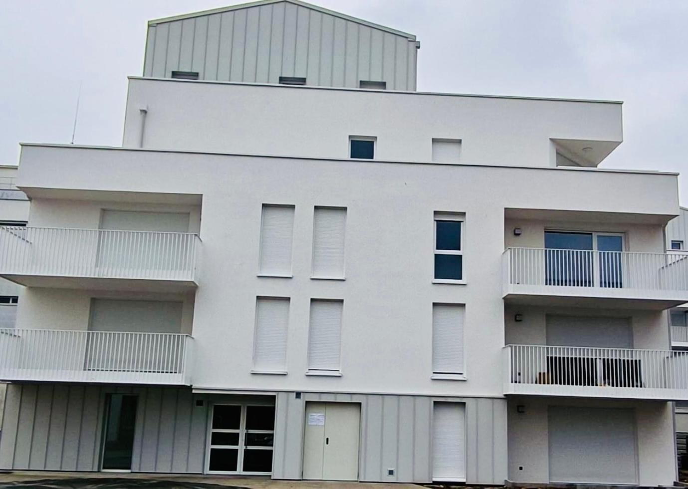 Daire Grand Neuf Lumineux, Parking Gratuit, 10 Min Centre