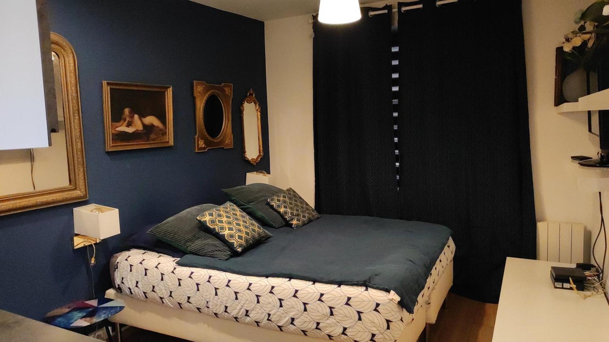 Le Moment Bleu Daire Strazburg
