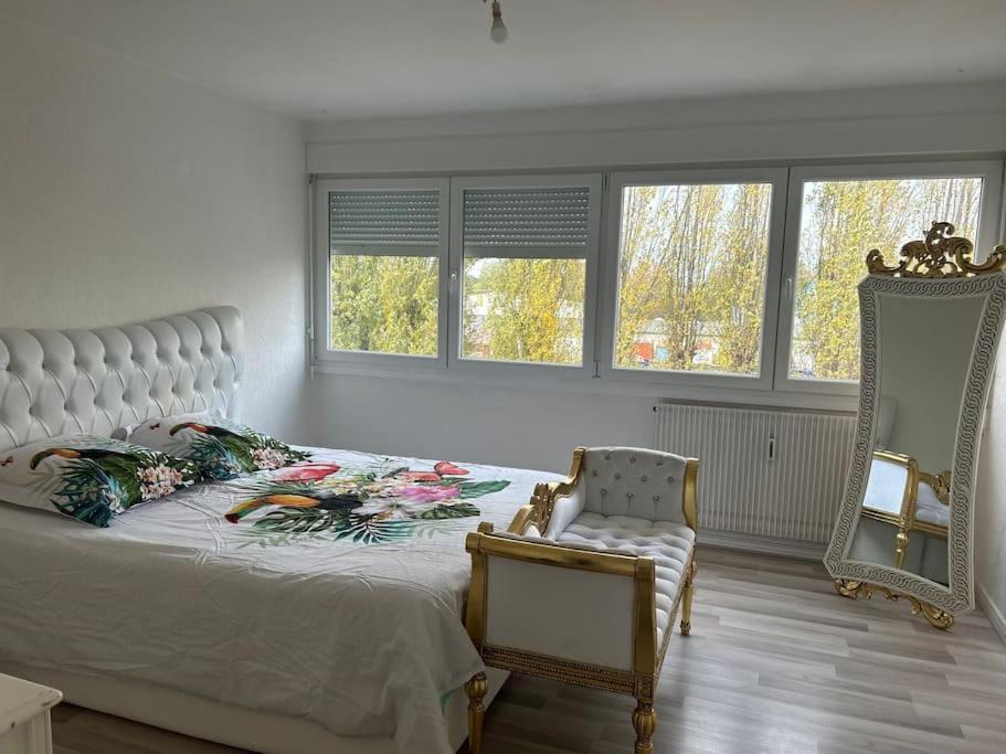 A Apartament *