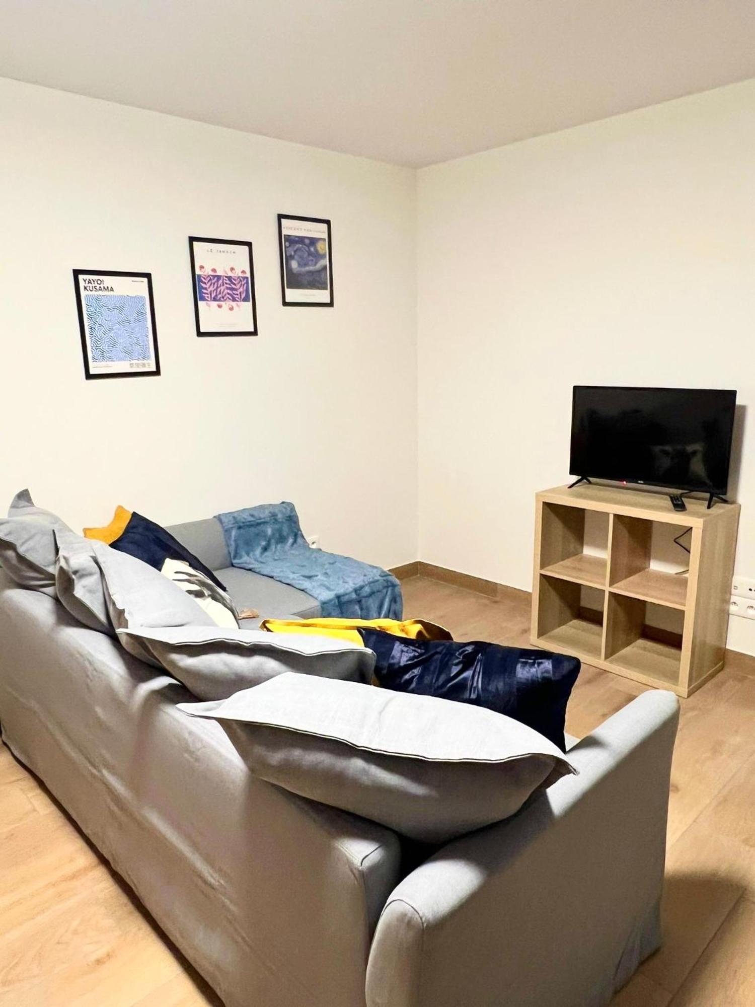 Daire Grand Neuf Lumineux, Parking Gratuit, 10 Min Centre