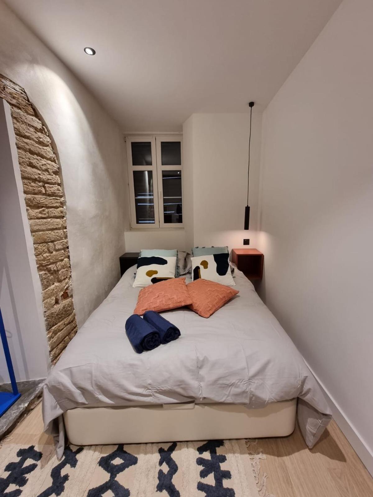 Hyper Centre Apartament *