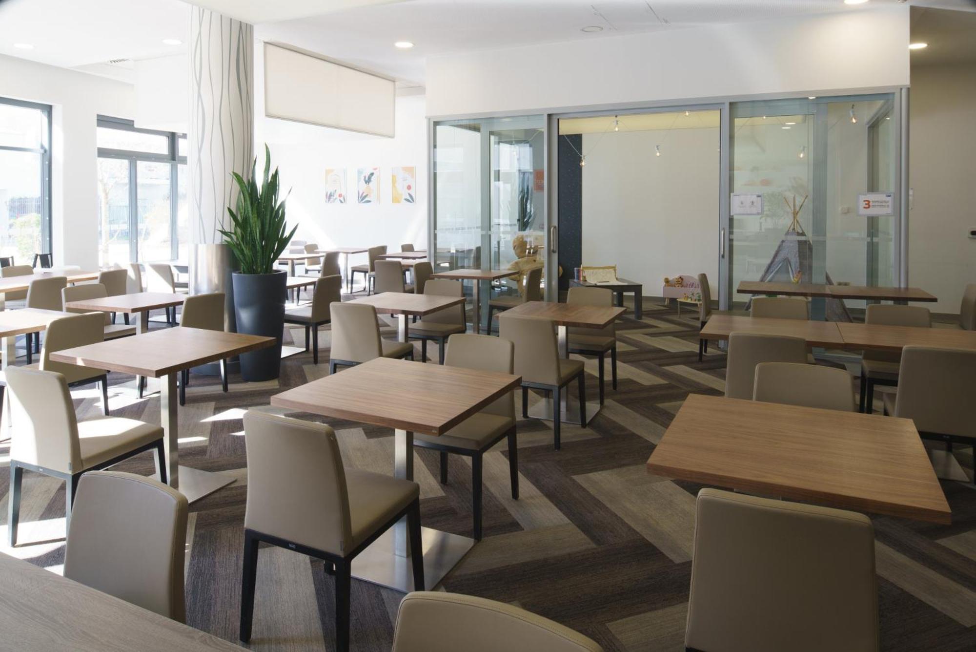 Otel Express Centre By Ihg