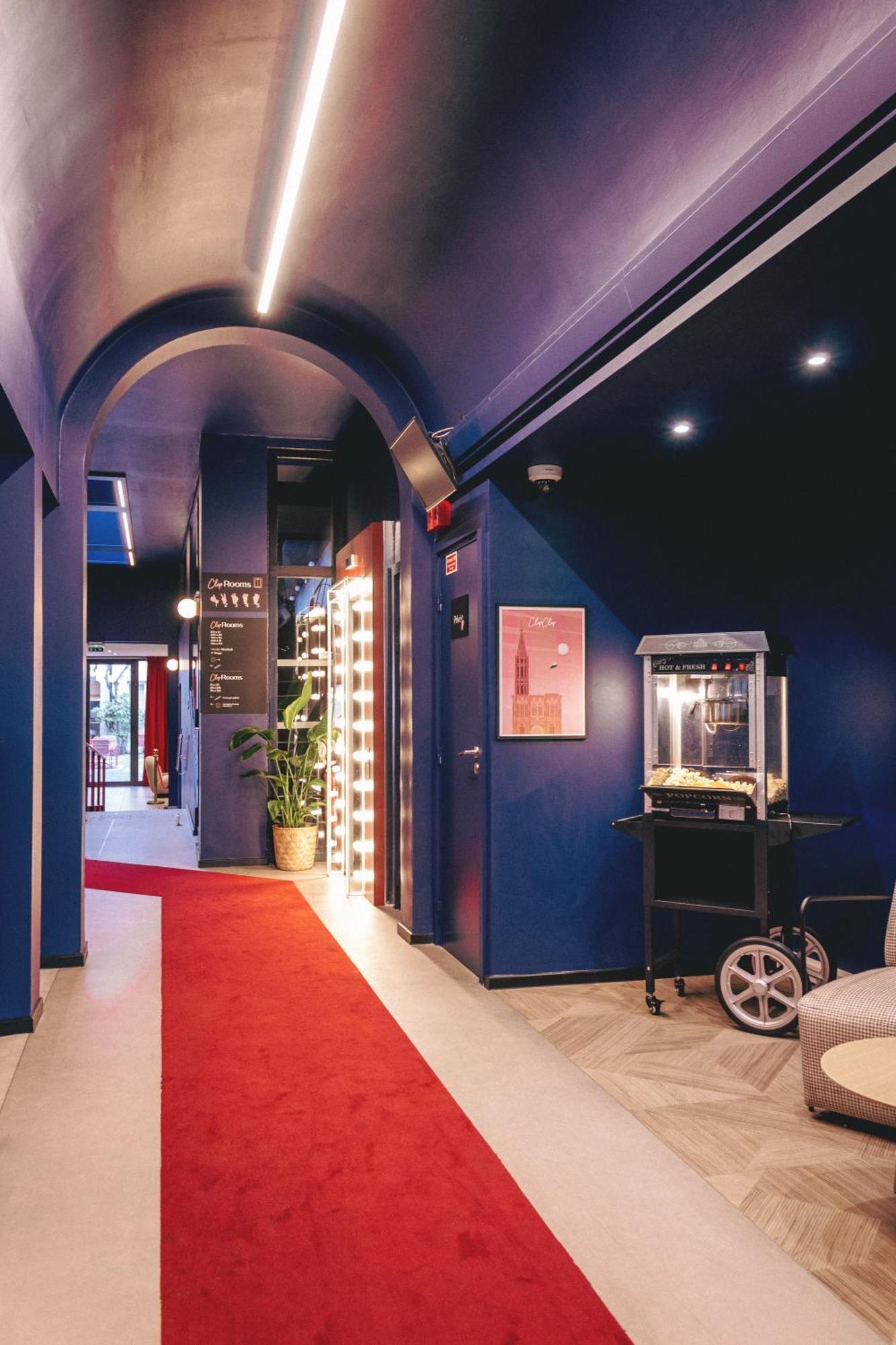 Clapclap Hotel, Food & Bar Hotel