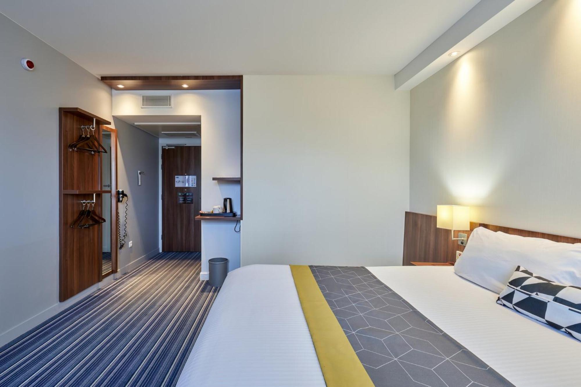 Express Centre By Ihg