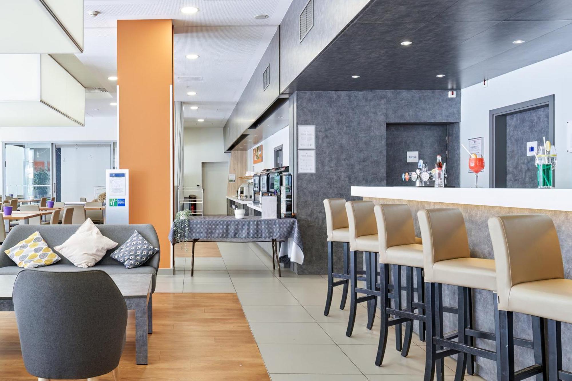Express Centre By Ihg