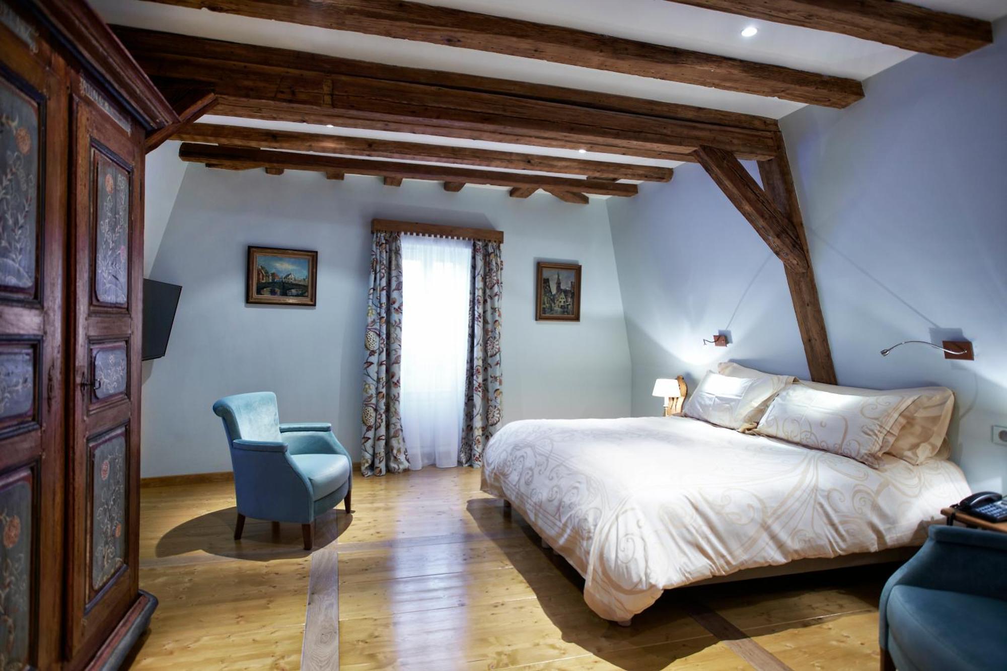 Otel & Le Bouclier D'or