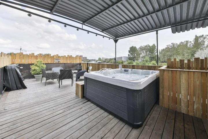 La Peniche De Fabrice Avec Jacuzzi Privatif Apartment *
