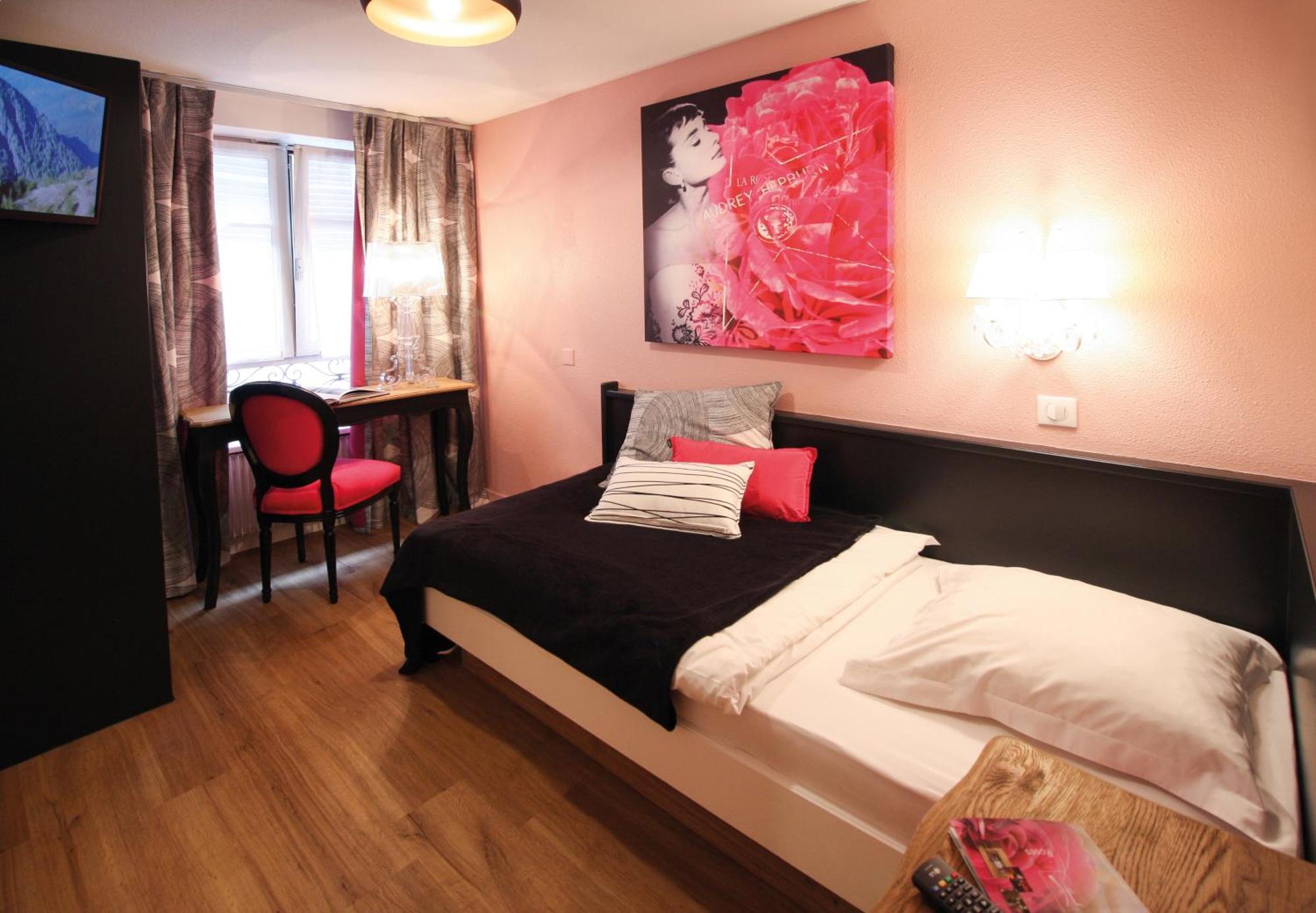Roses Hotel 3*