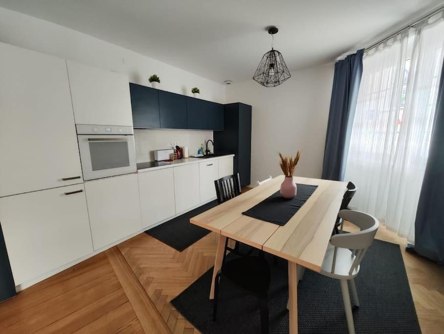 Apartment Near The Magic 6 Persons Apartment, 5-minute Walk To Christmas Market! Strasbourg