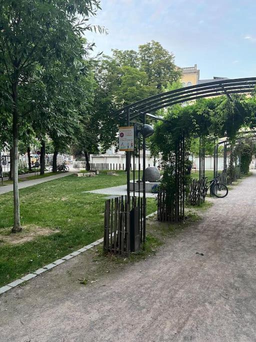 Apartment Centre *