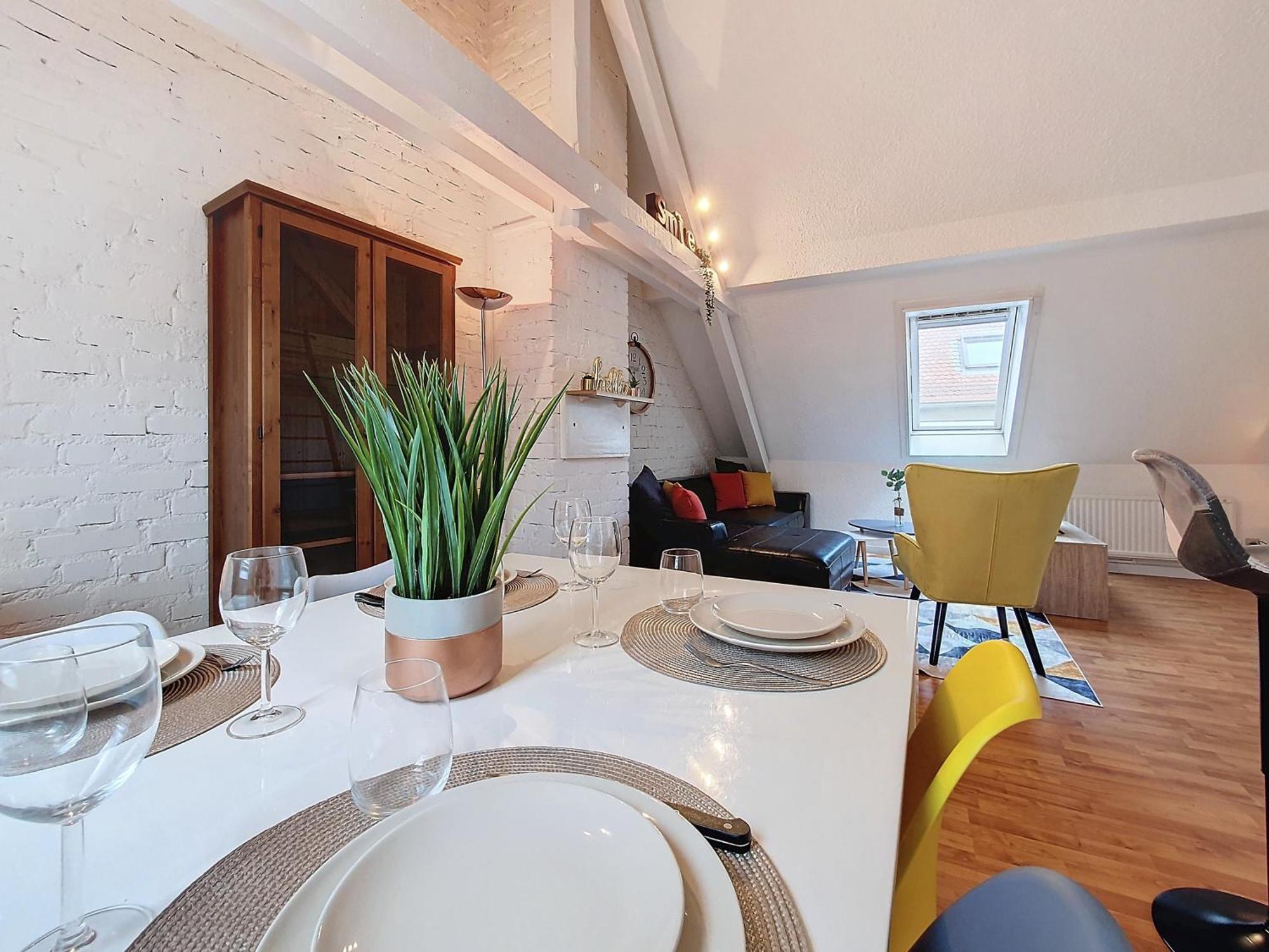 Skyward - Hypercentre - Confort - Rue Pietonne - Calme - Authentique Apartment *