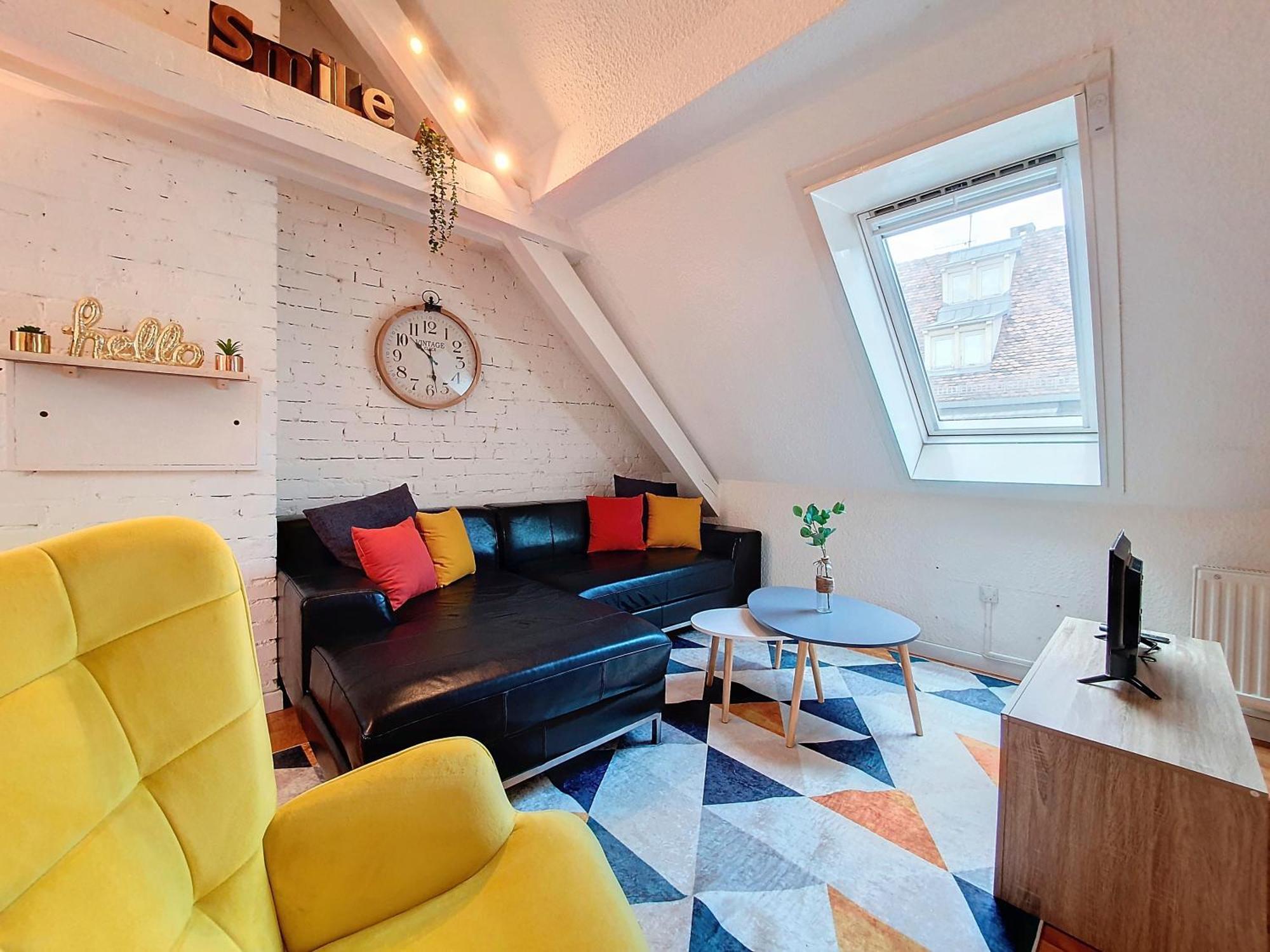 Skyward - Hypercentre - Confort - Rue Pietonne - Calme - Authentique Apartment *