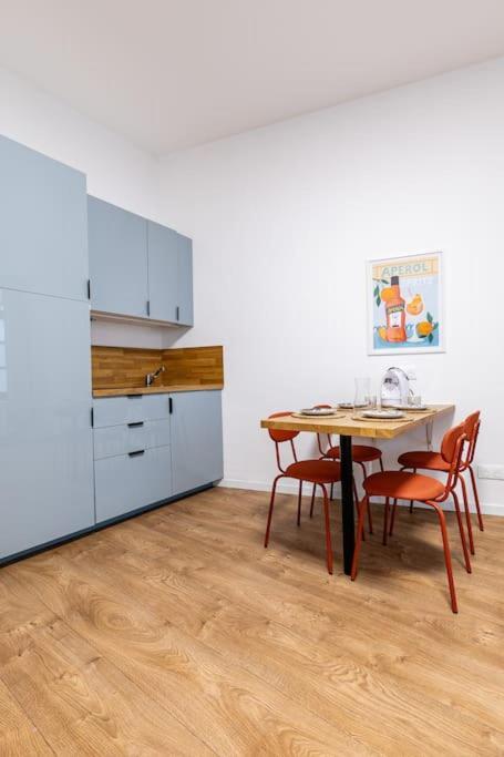 Tres Chic Petite France Apartment *