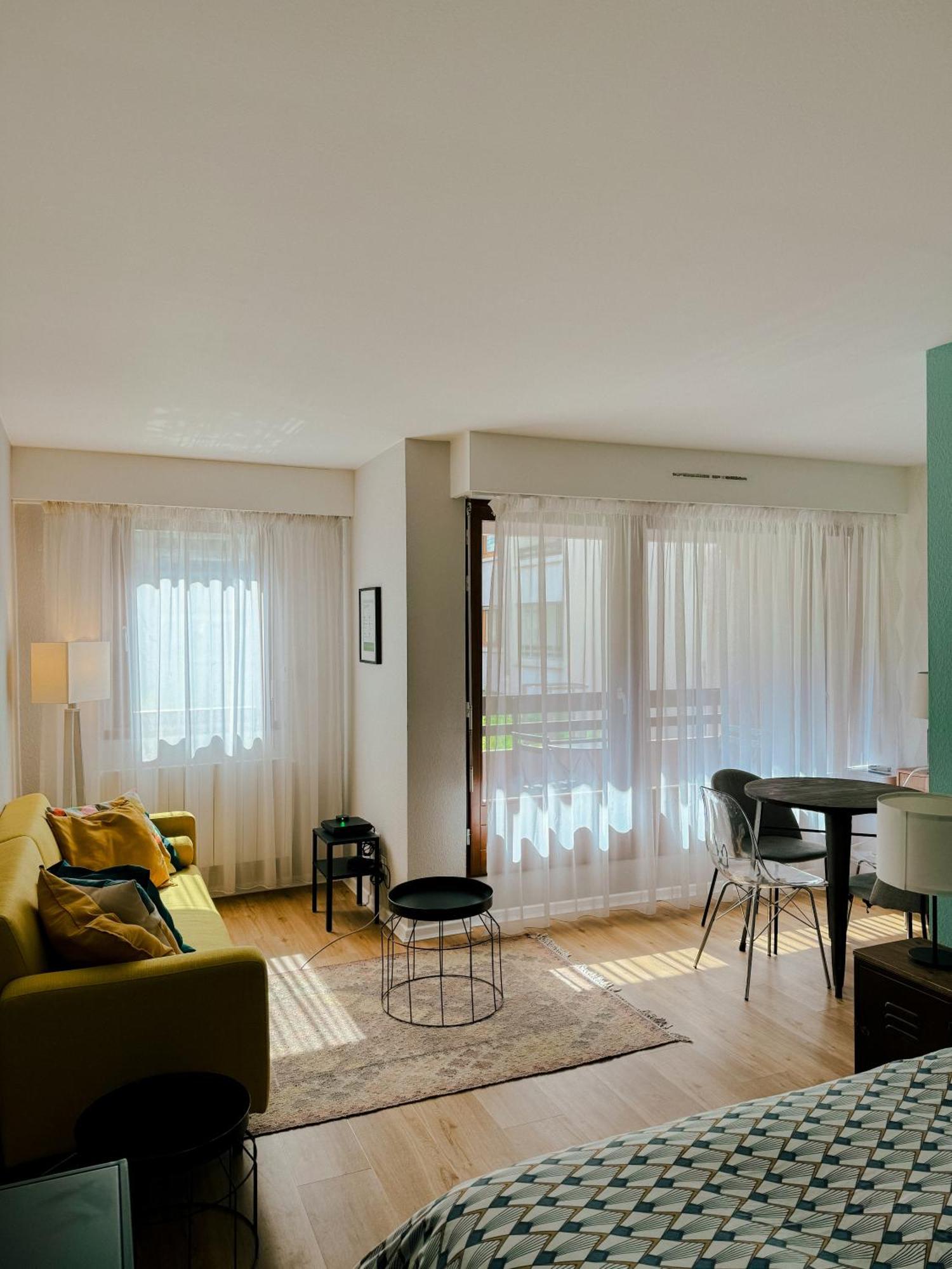 Avec Balcon Centre Apartment