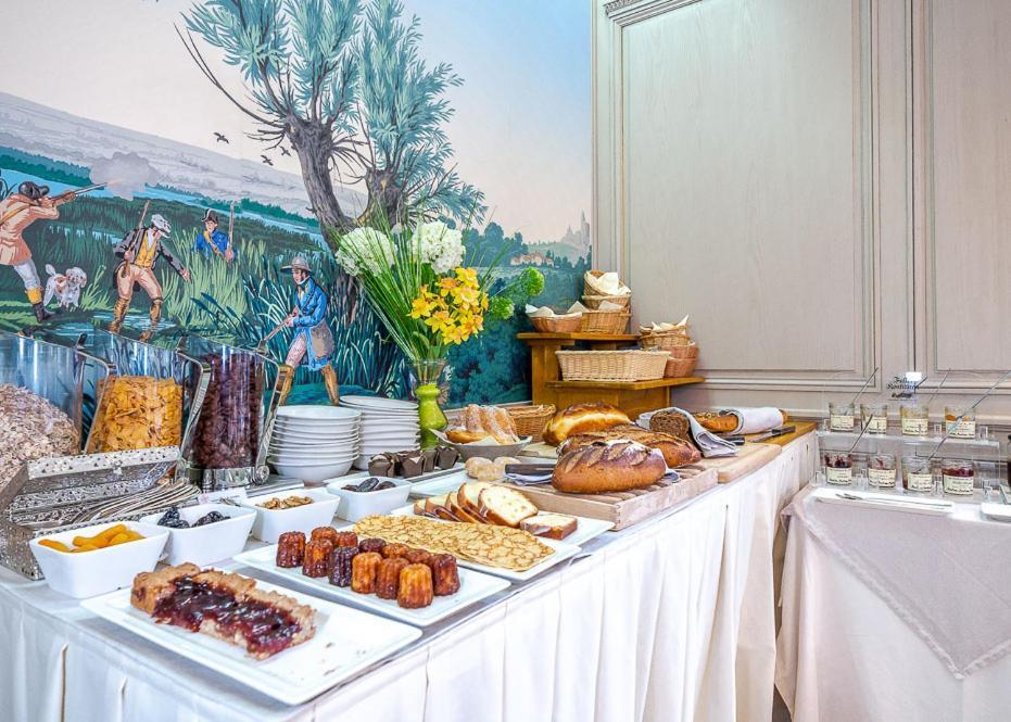 Otel & Le Bouclier D'or 4*
