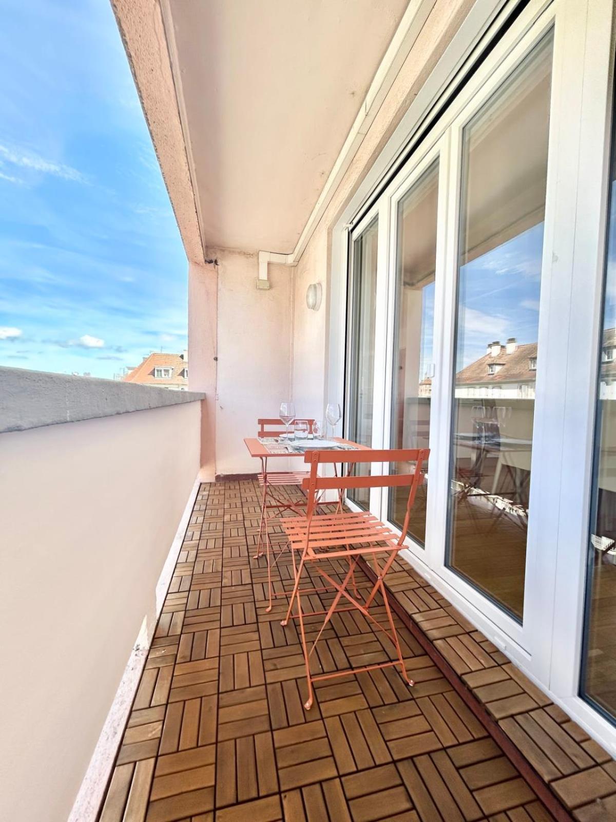 Apartment Three-room With All Comforts Very Close To The City Center