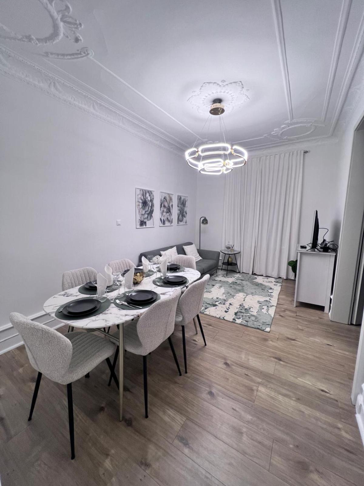 Le Rapp 6, De Standing 3 Chambres, 7 Personnes &1 Bebe, Cosy Et Familial Ultra Equipe Emplacement Ideal Proche Gare Centre Marches De Noel Quartier Tribunal Contades Appartement Straatsburg
