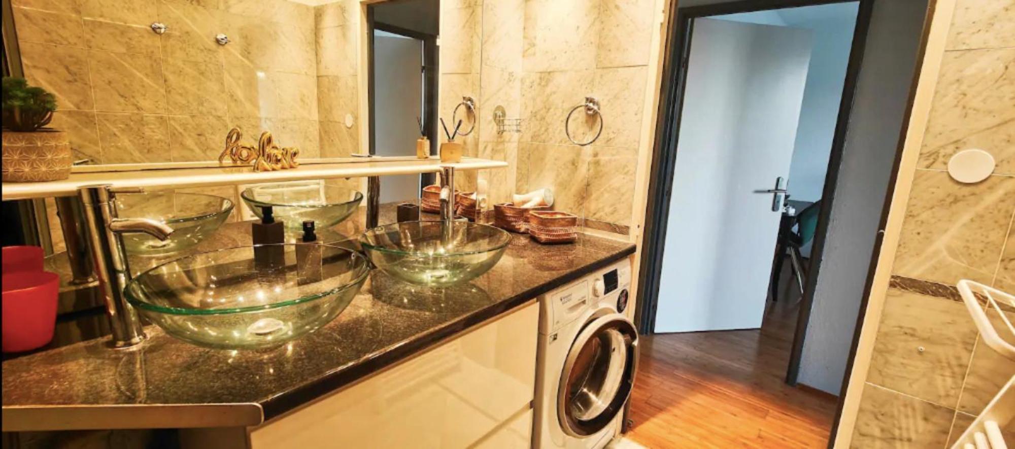 Spacious Flat With Terrace And Cathedral View Apartment *