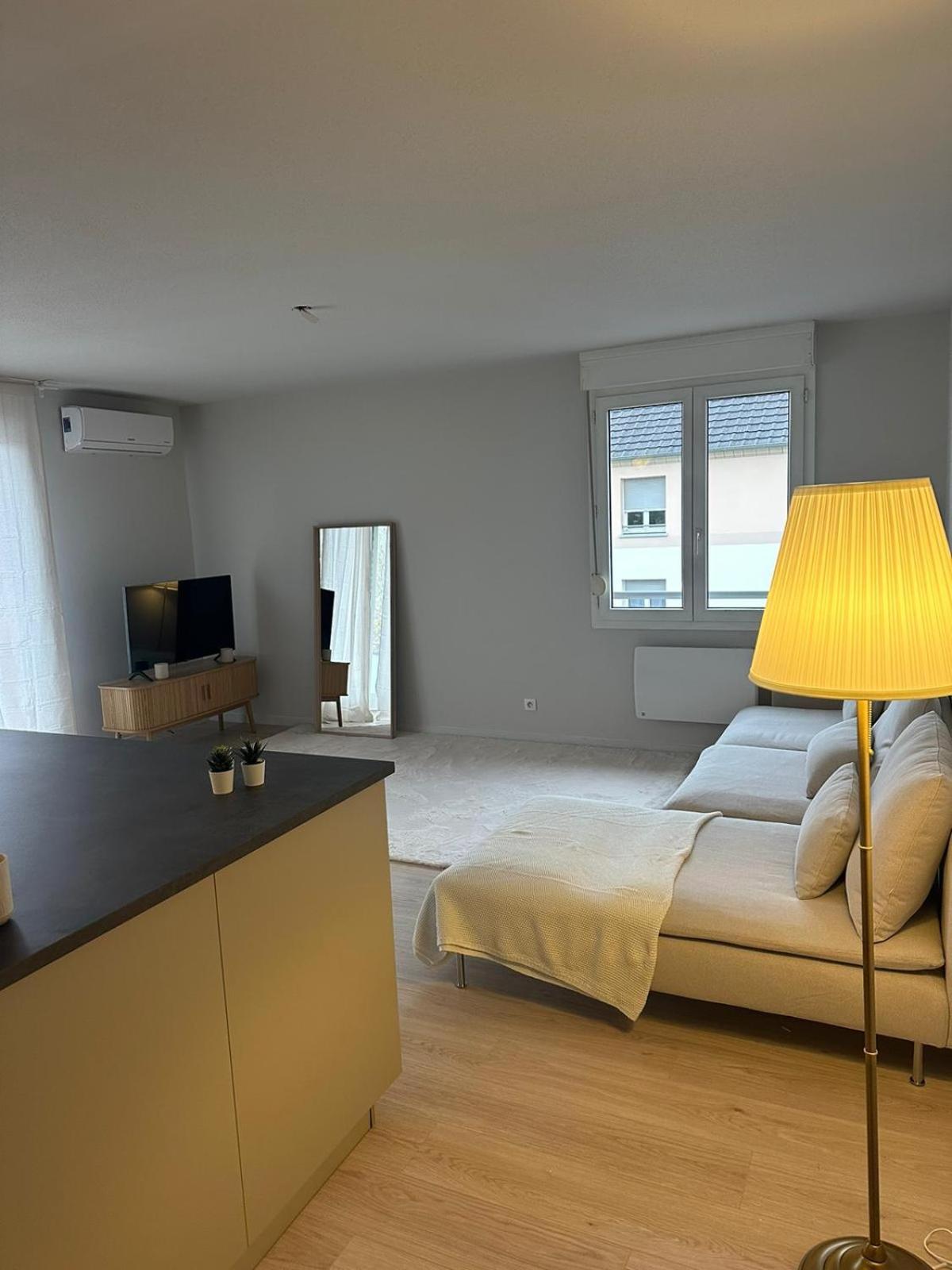 Aux Portes De Apartment