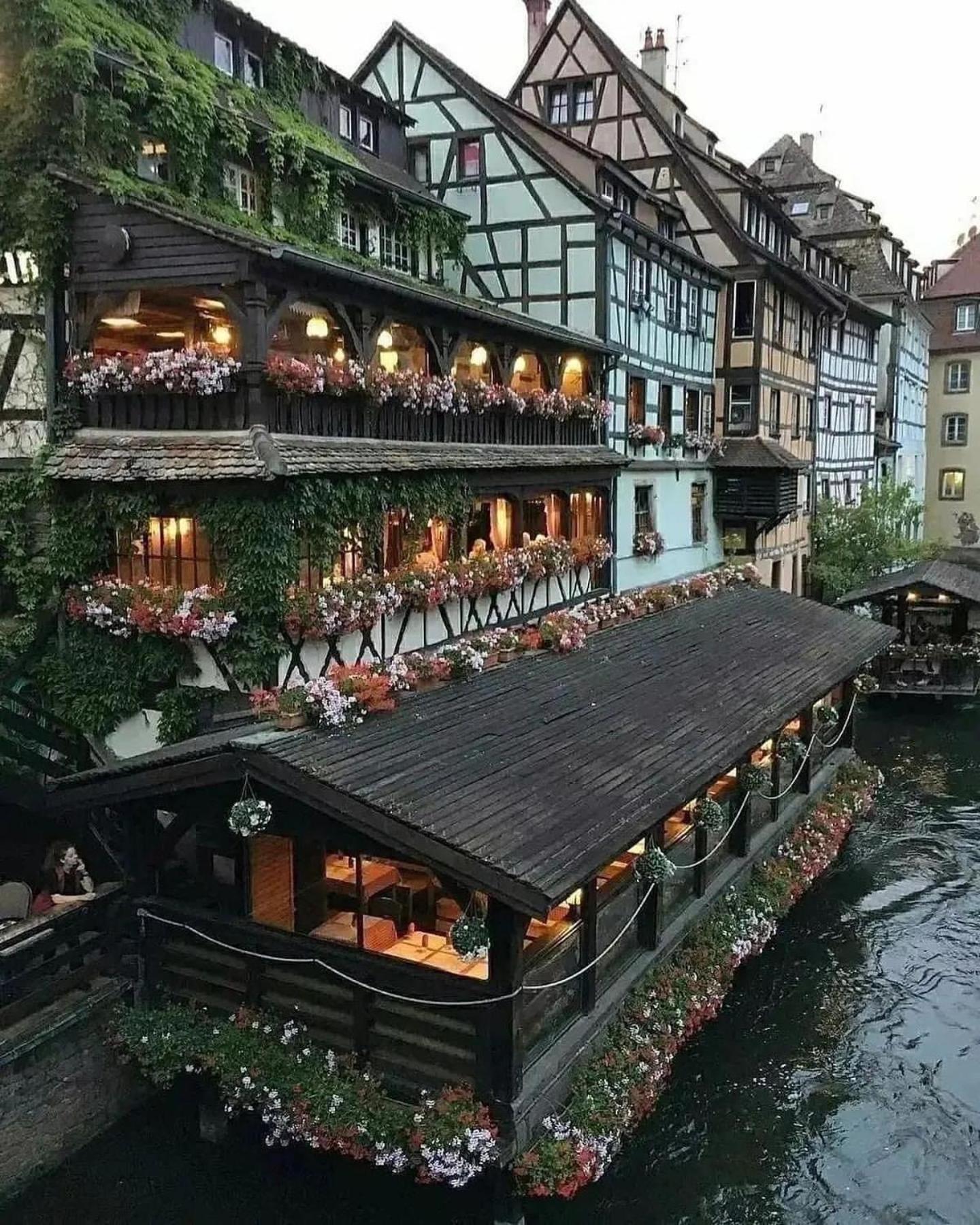 Hyper Center & Petite France - Entire Straßburg