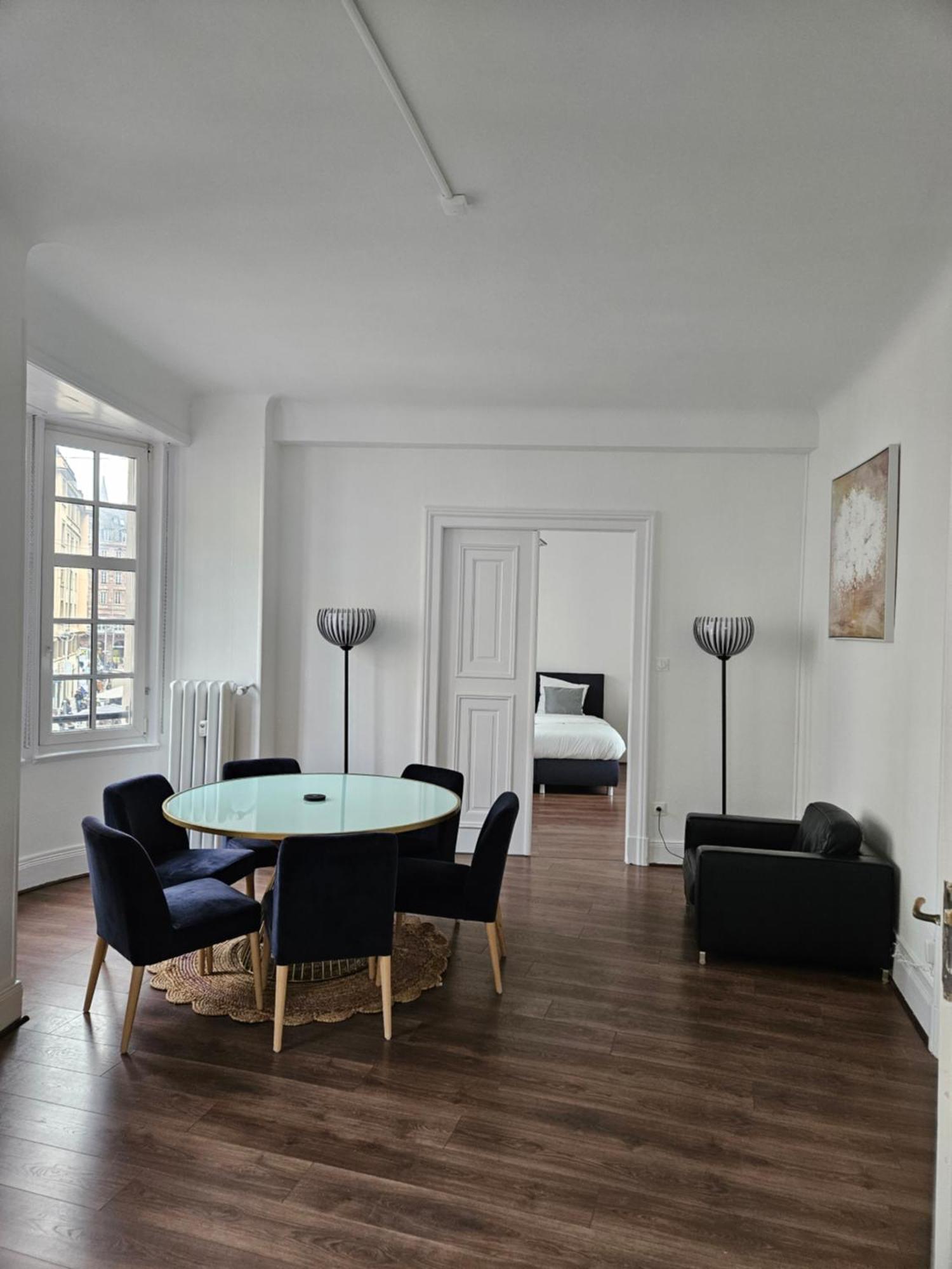 Superbe 140 M2 Plein Centre-ville De Appartement