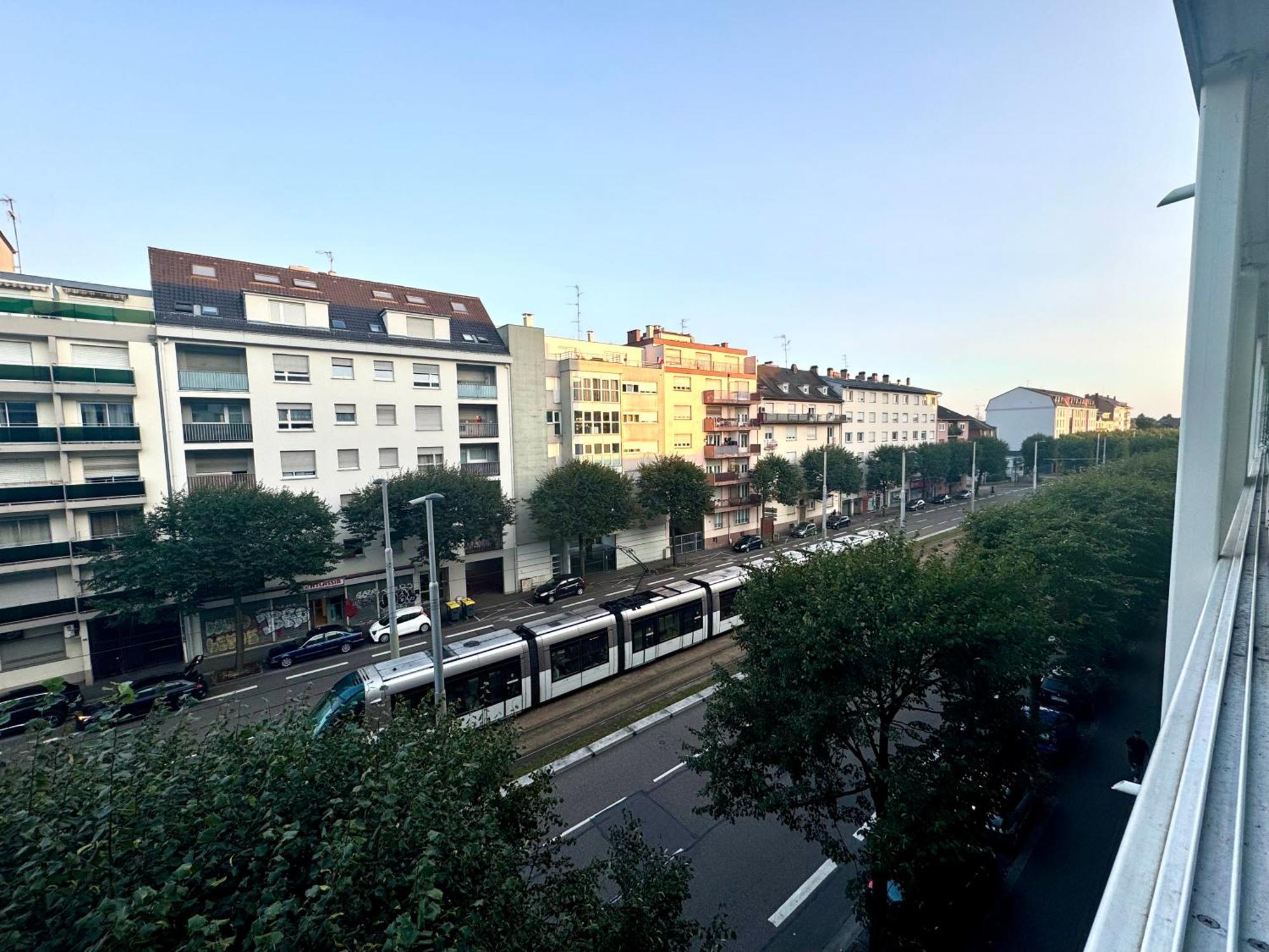 Apartamento Stbg Bel Avec Balcon Estrasburgo
