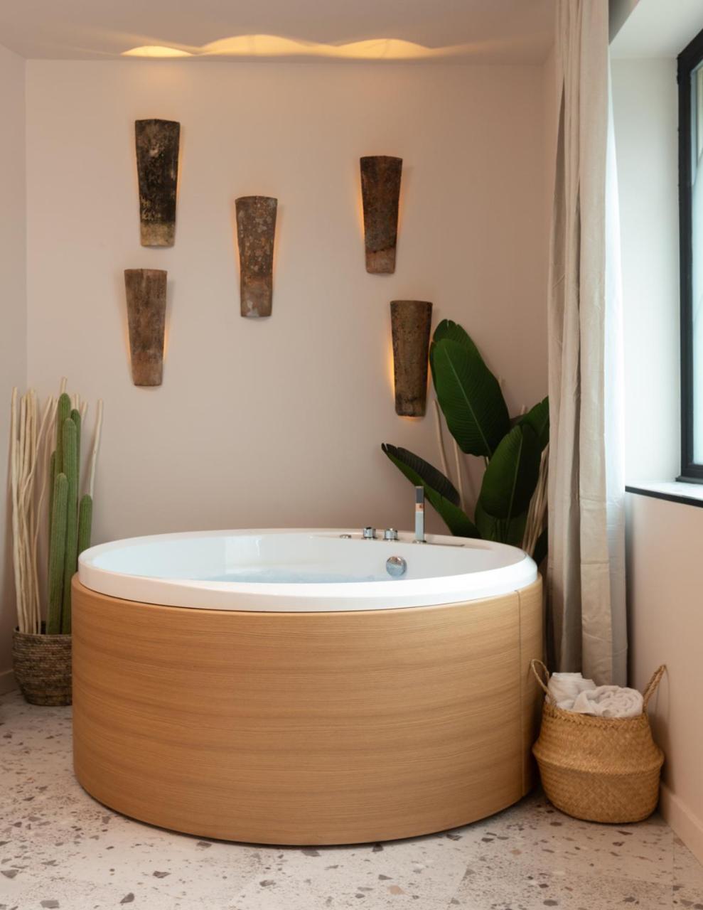 Apartment Romantique Ibiza, Jacuzzi,