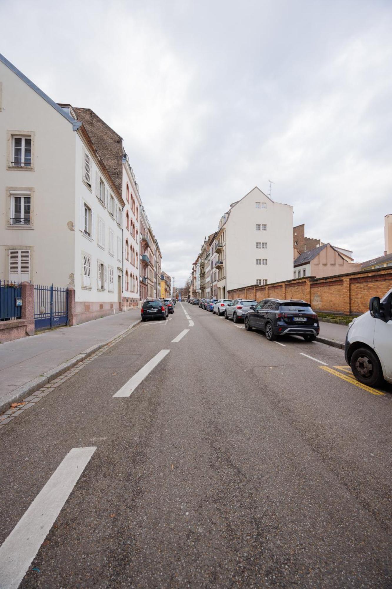 Le Petit Break - Gare - Petite France - Commerces A Proximite Konukevi