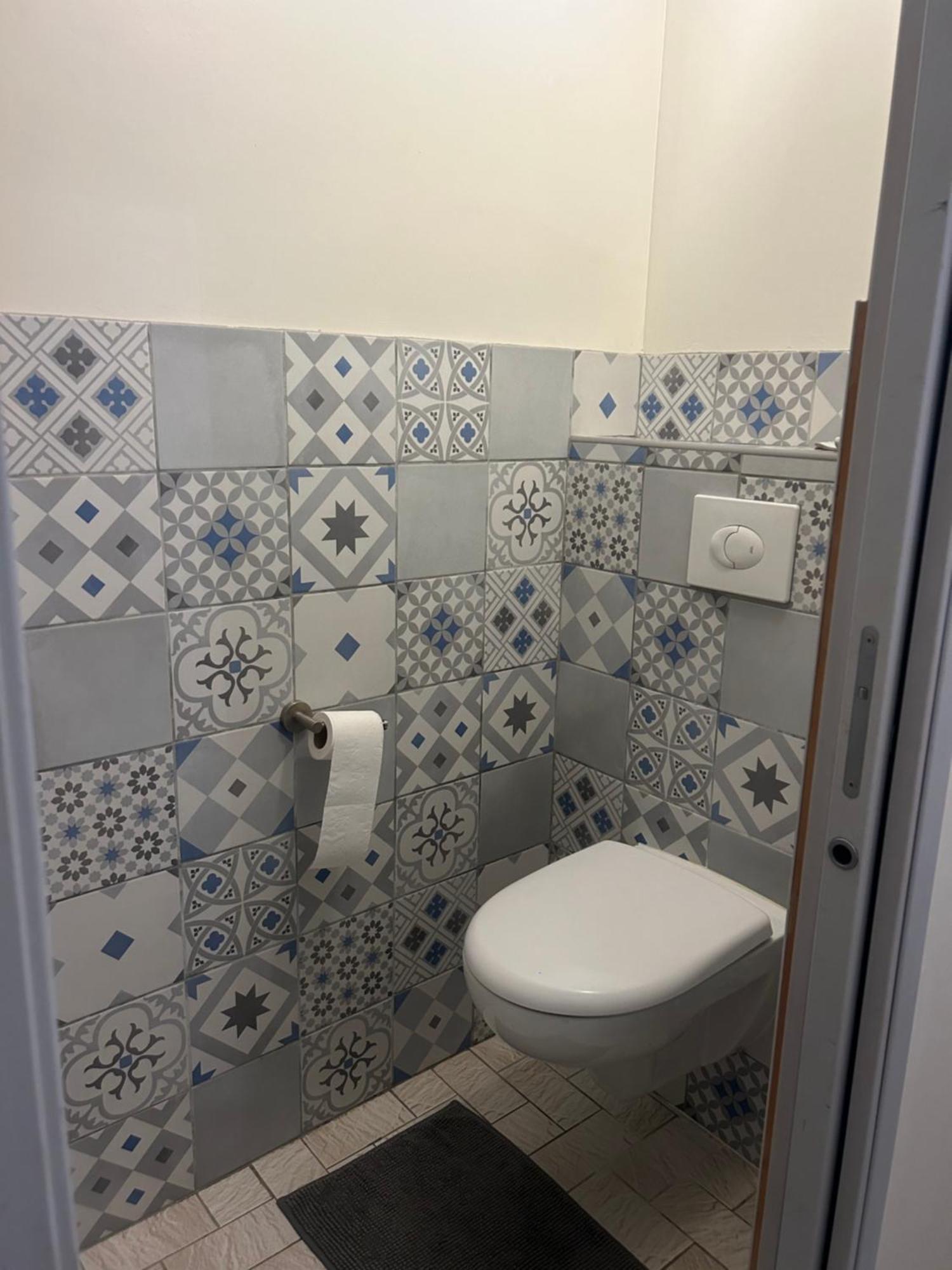 Aulouison Maison Spacieuse Et Paisible De 200 M2, A Proximite Du Parlement Europeen Straatsburg