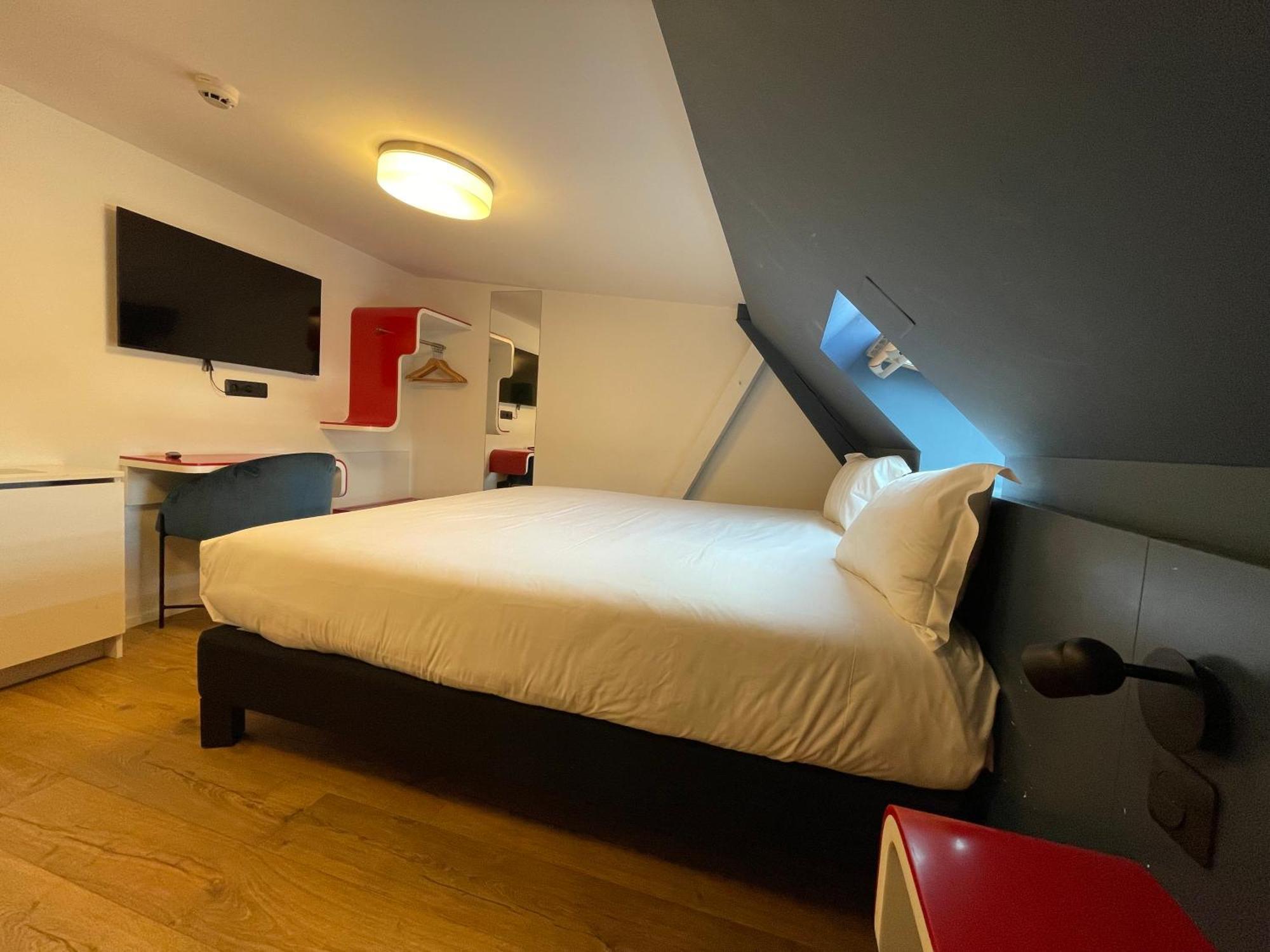 Clapclap Hotel, Food & Bar Hotel Strasburg