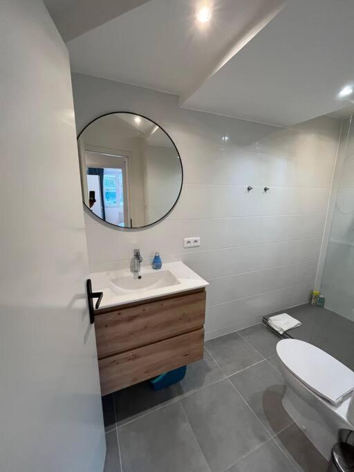 Hollywood 9 People - Khbnb Center Straßburg