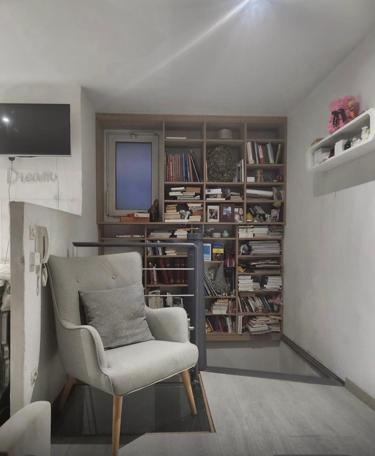 Apartment En Attique Proche Gare Halles