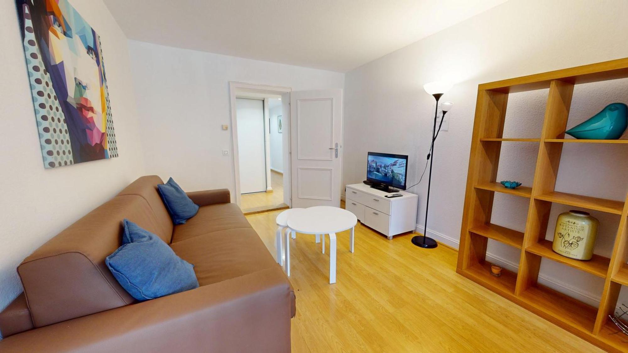 Apartment 70 M² Center *