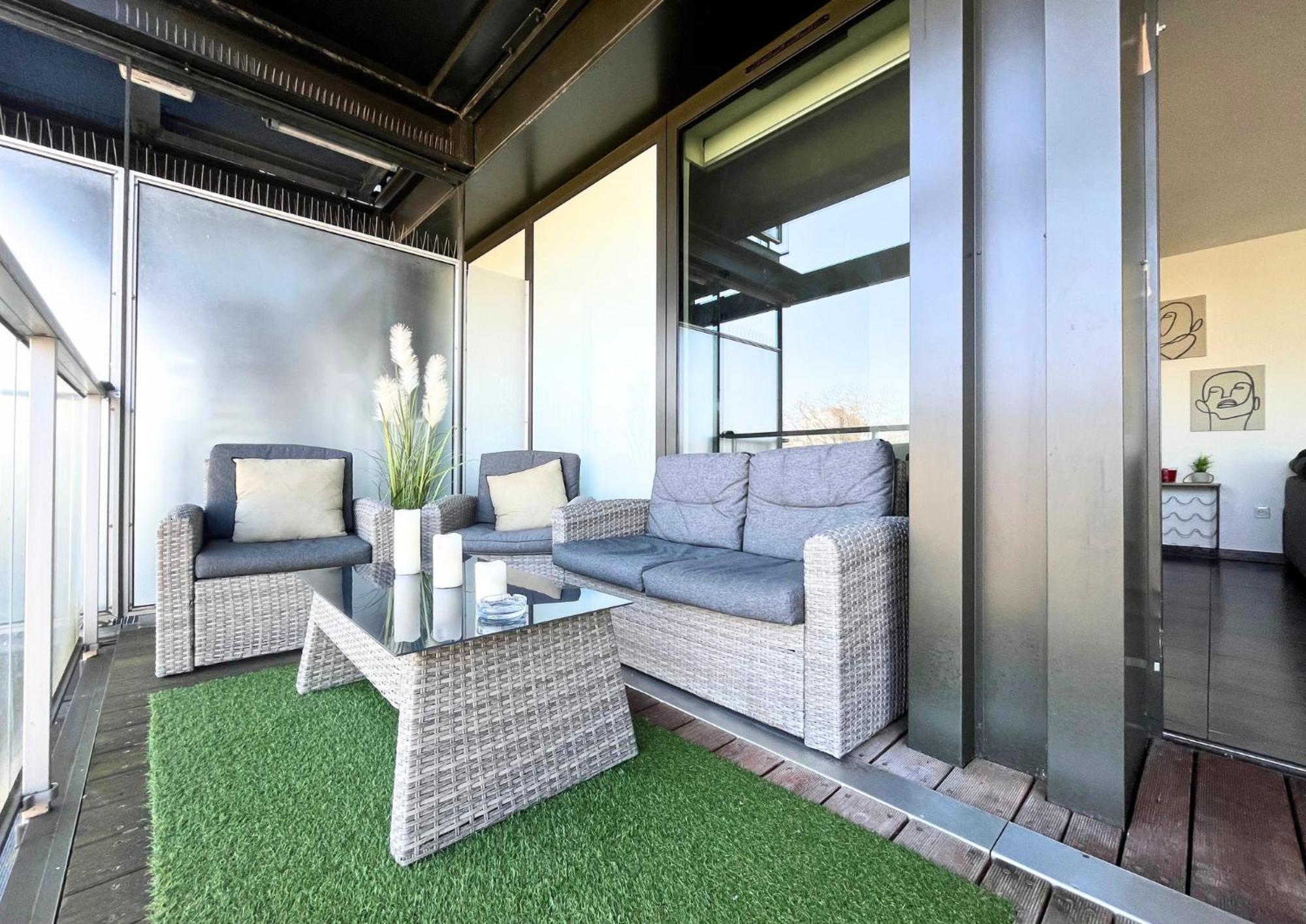 Vue Canal Apartment