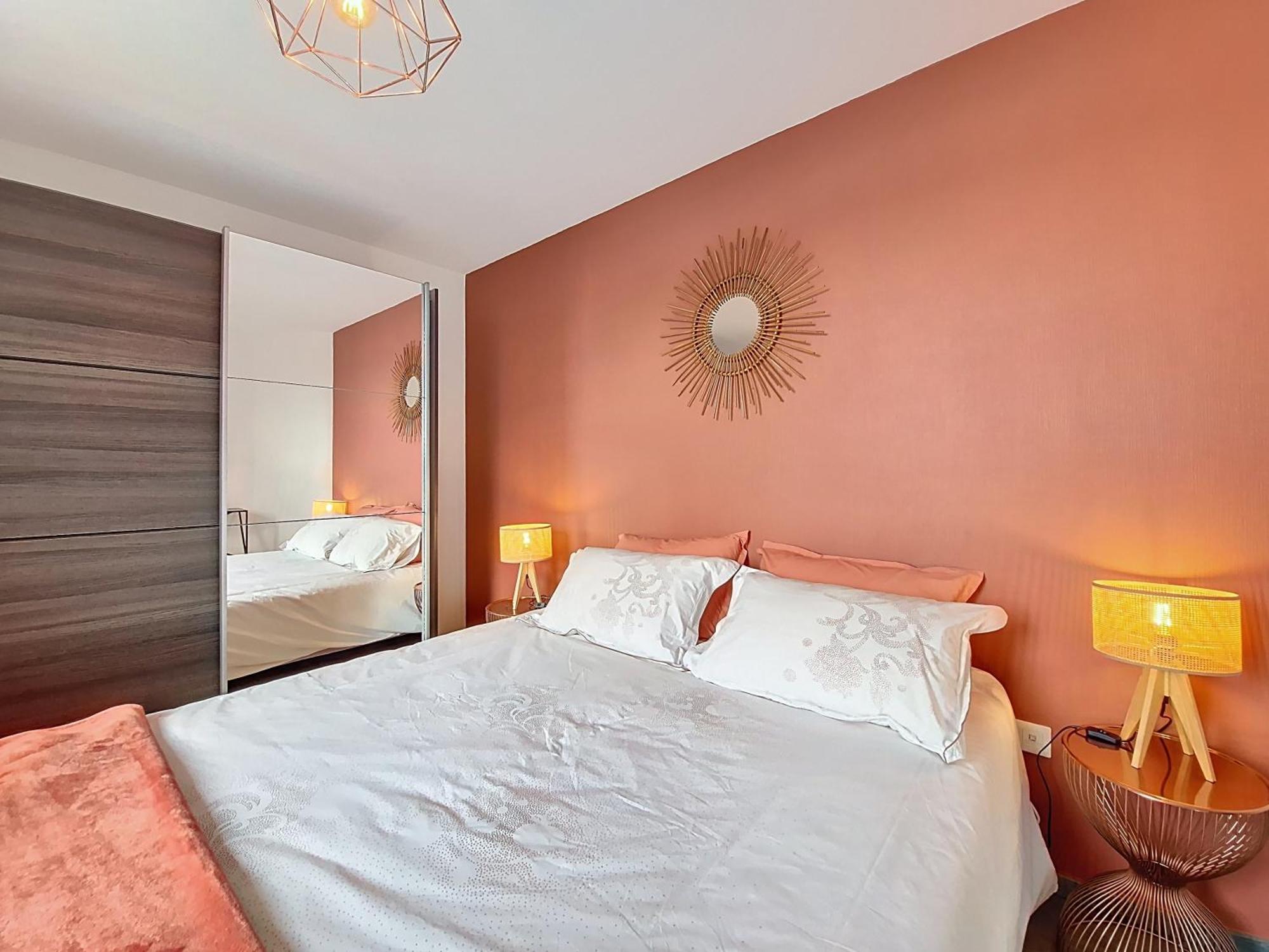 Chez Lady Mag - Neuf - Confort - Parking - Proche Centre-ville - Tram Appartement