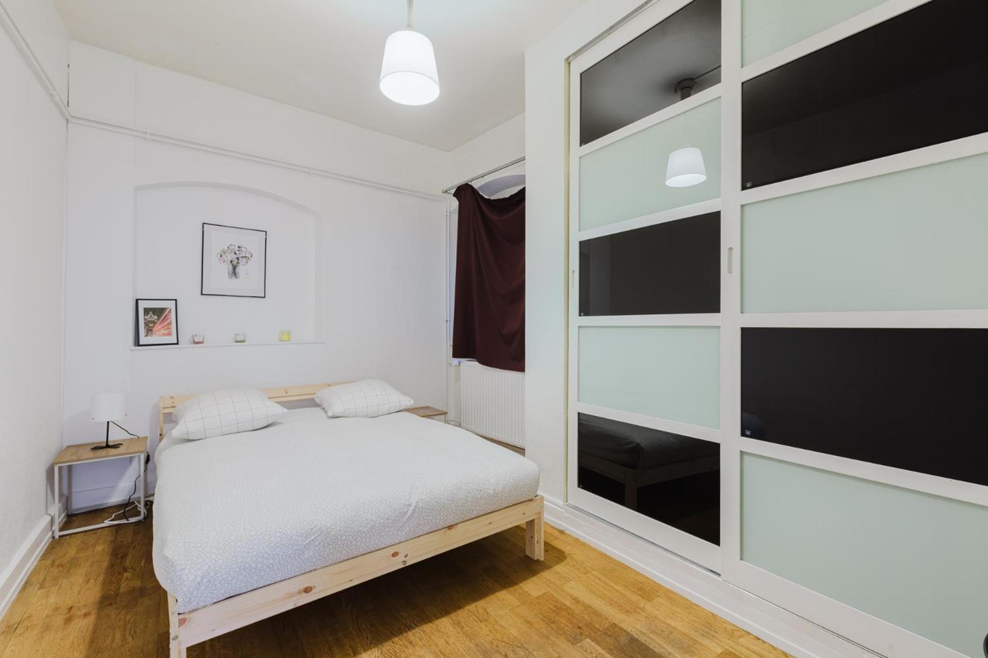 Cathedral Living Apartment *